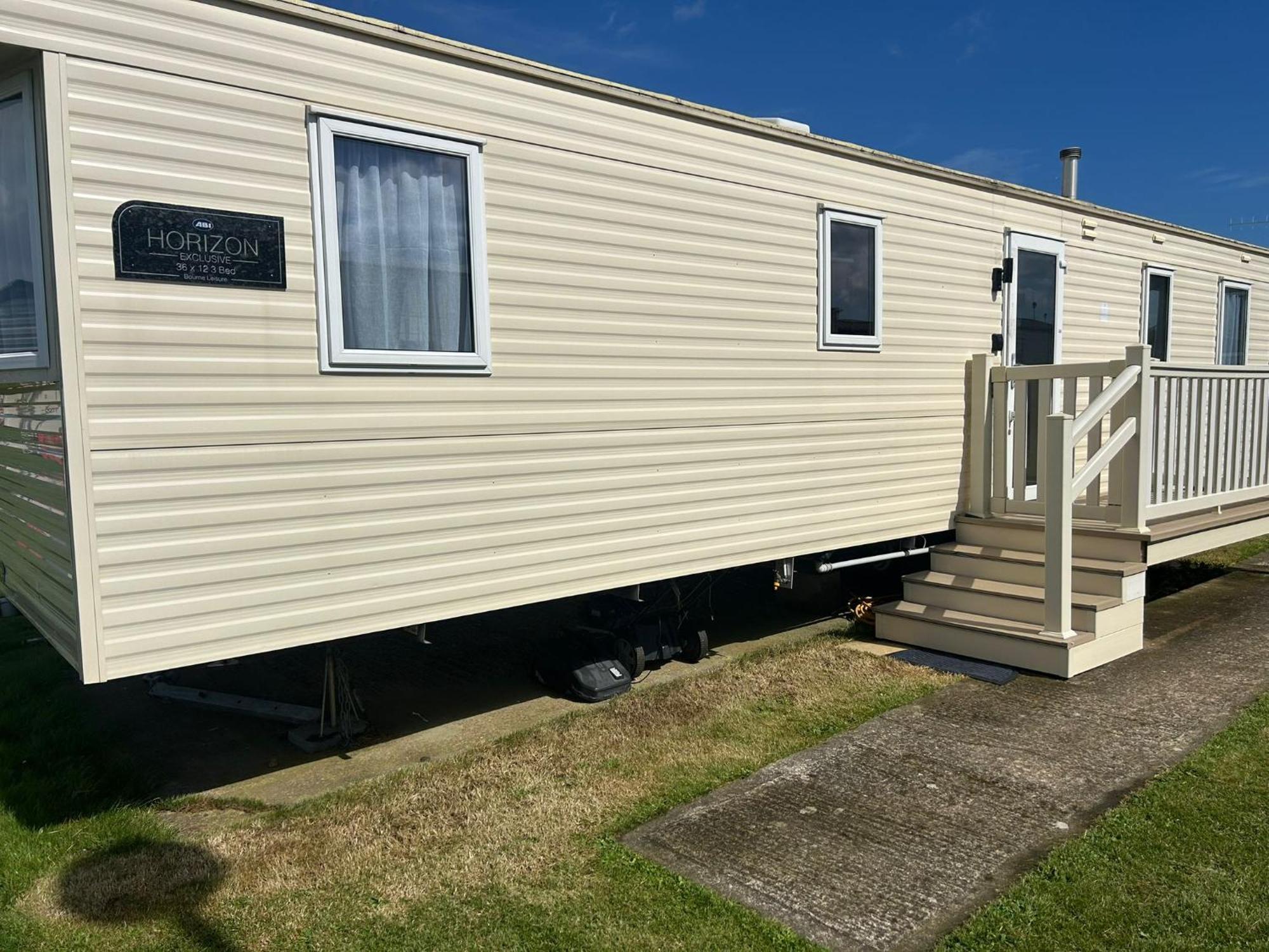 Blue Dolphin Holiday Park Gristhorpe Exteriör bild