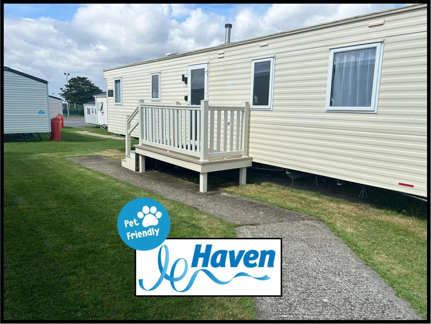Blue Dolphin Holiday Park Gristhorpe Exteriör bild